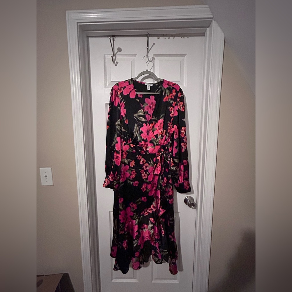 Sofia by Sofia Vergara Black and Pink Floral Long Sleeve Dress
